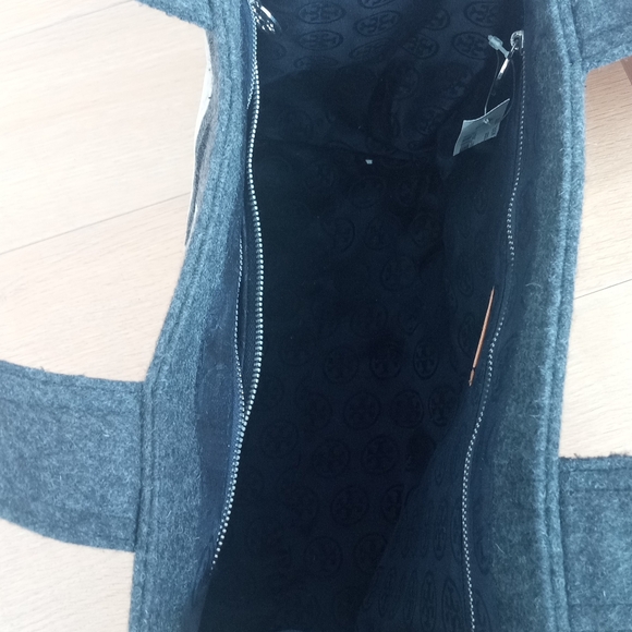 Tory and Burch Wool, Suede & Metallic Tote bag - Picture 5 of 7